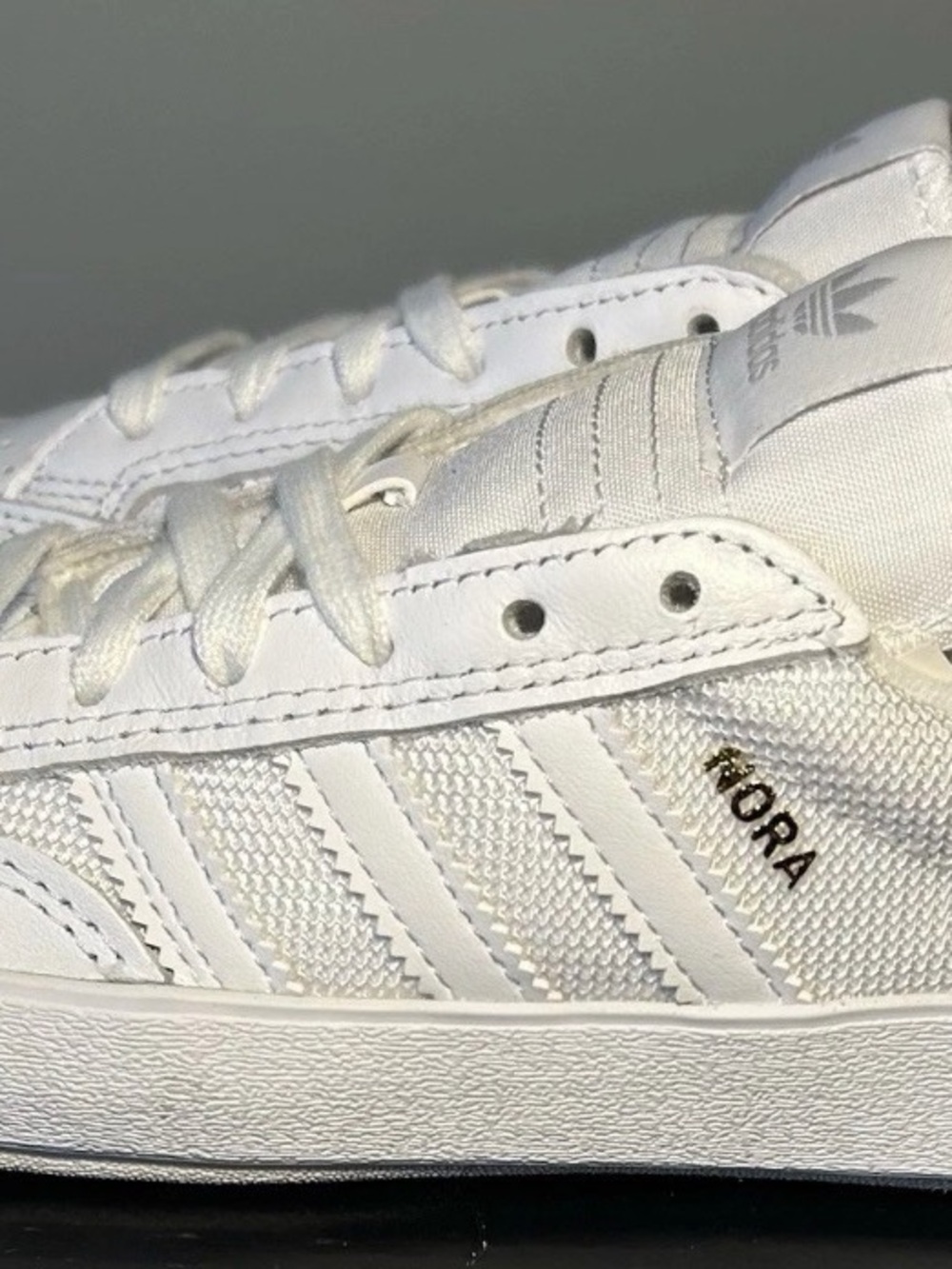 Adidas Nora Skateboarding Shoes White/Gold Women’s Size 4/Youth Size 3 HP9739